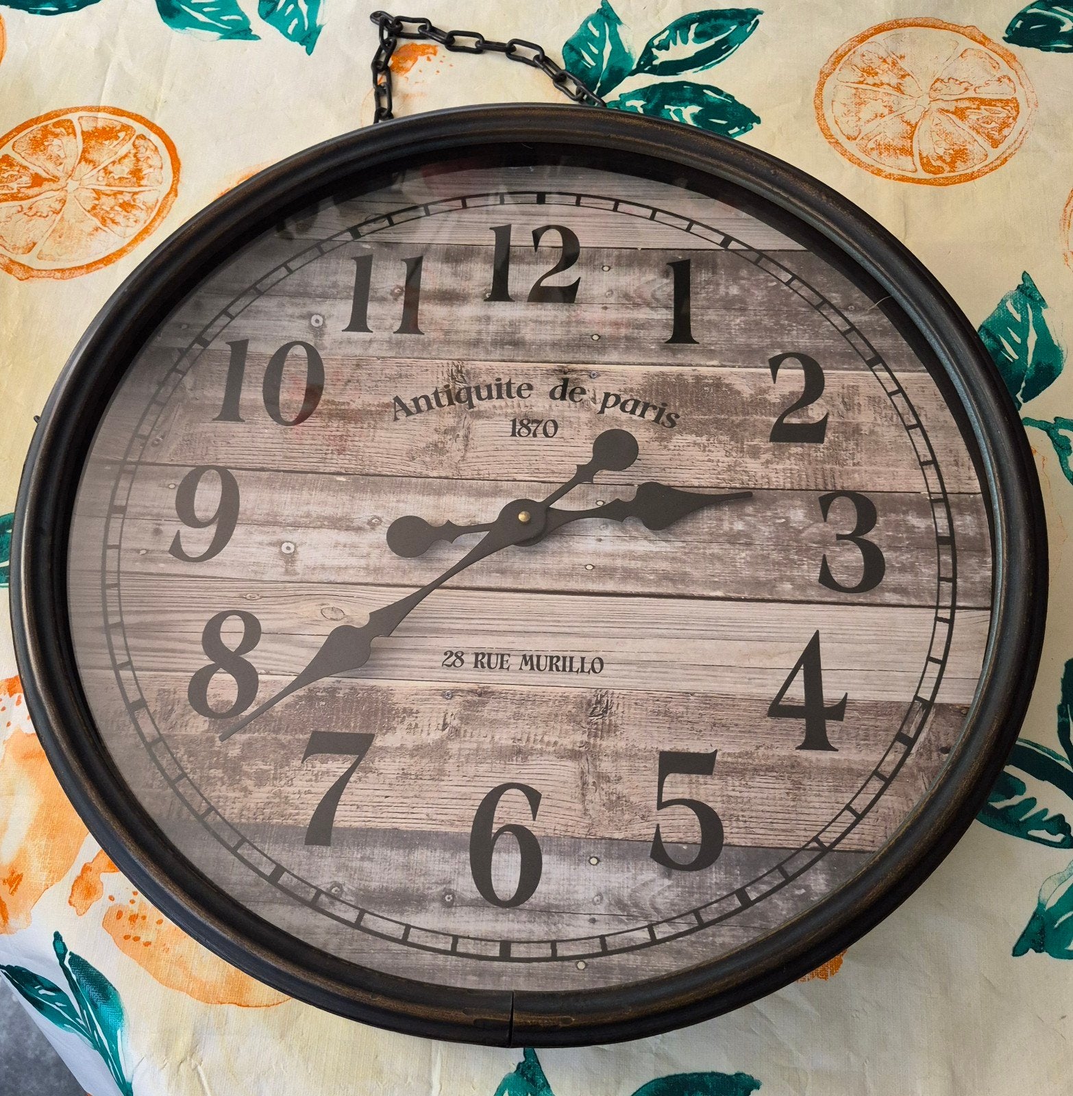 grote ijzeren klok met ketting, Ophalen, Wandklok, Bruin, Analoog