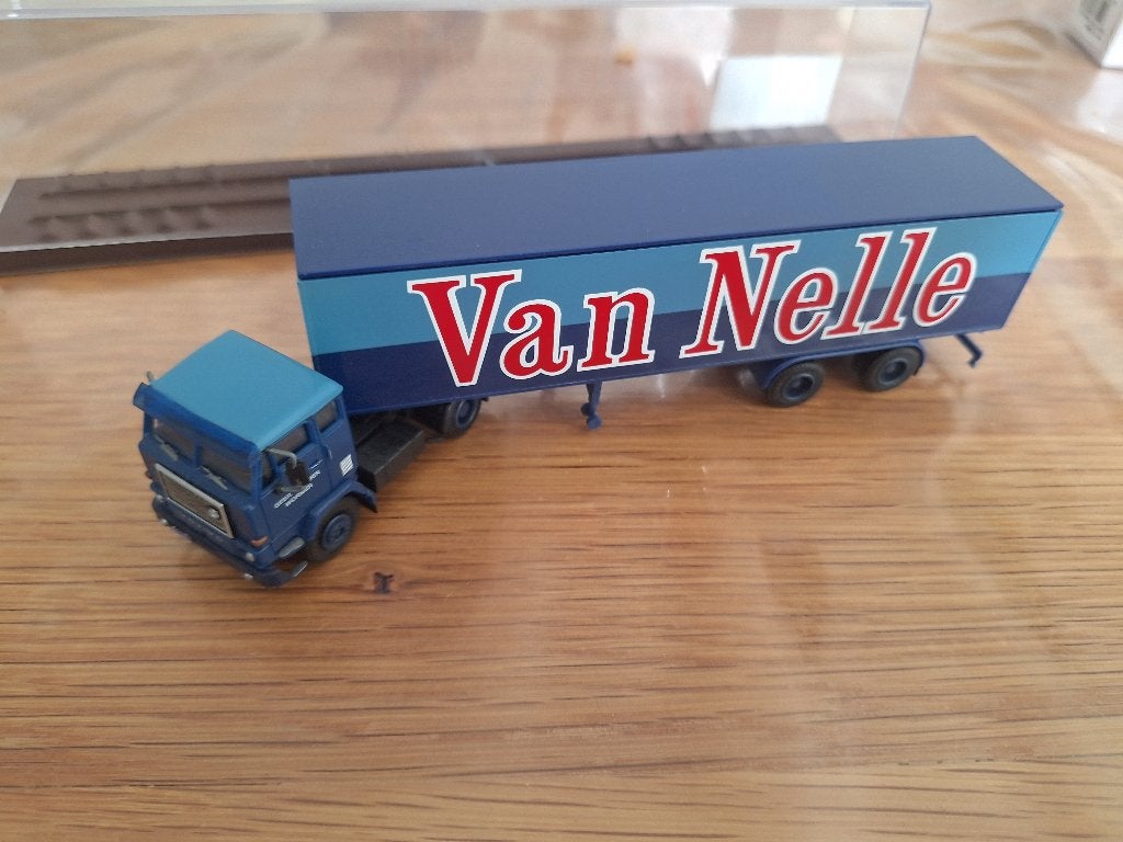Volvo F89 vrachtwagen van Nelle, Hobby en Vrije tijd, Gelijkstroom of Wisselstroom, Overige typen, Ophalen, Overige merken