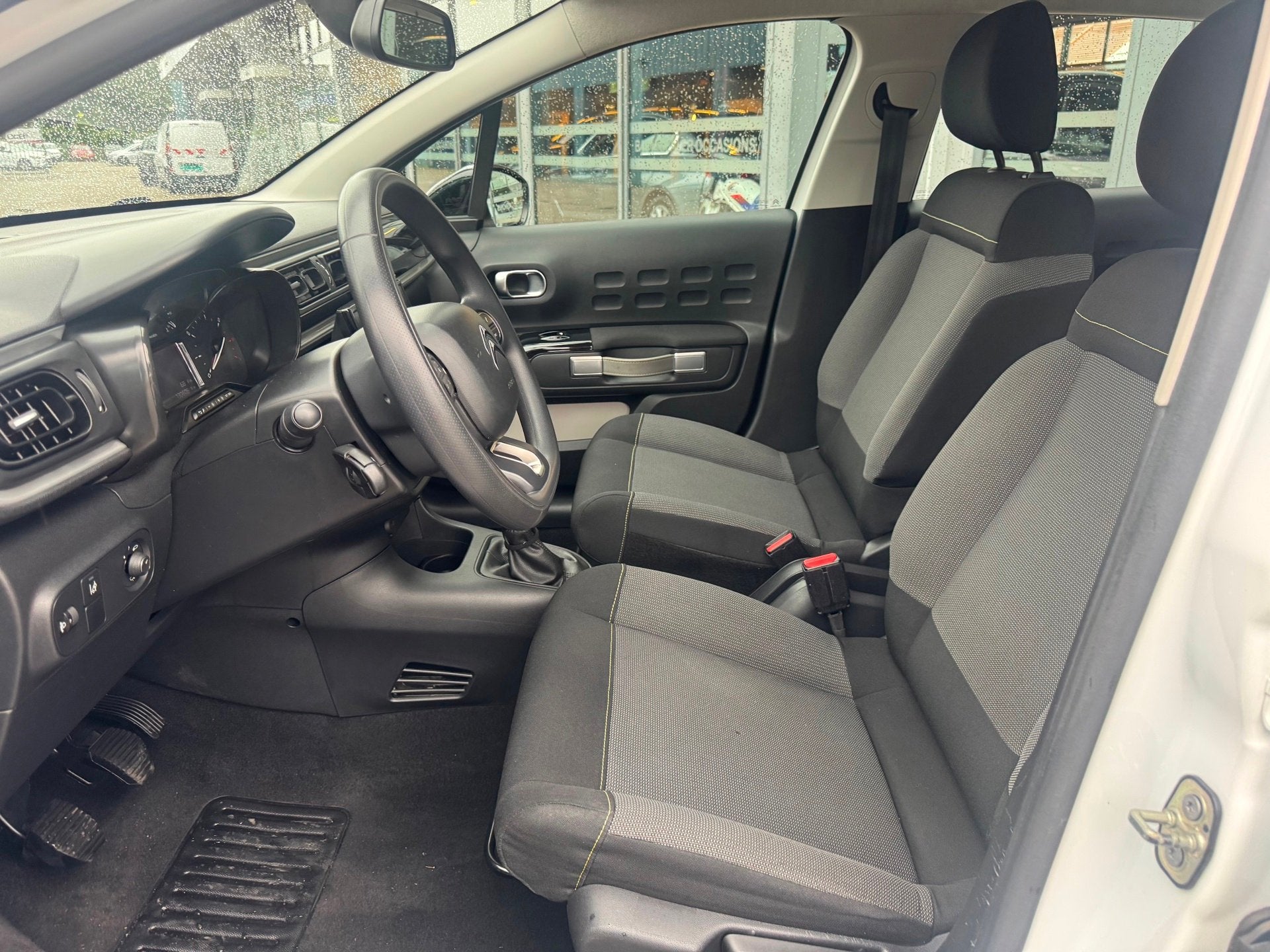 Citroen C3 1.2 PureTech Feel Airco Cruise Navi, Auto's, Stof, Gebruikt, Zwart, 1199 cc