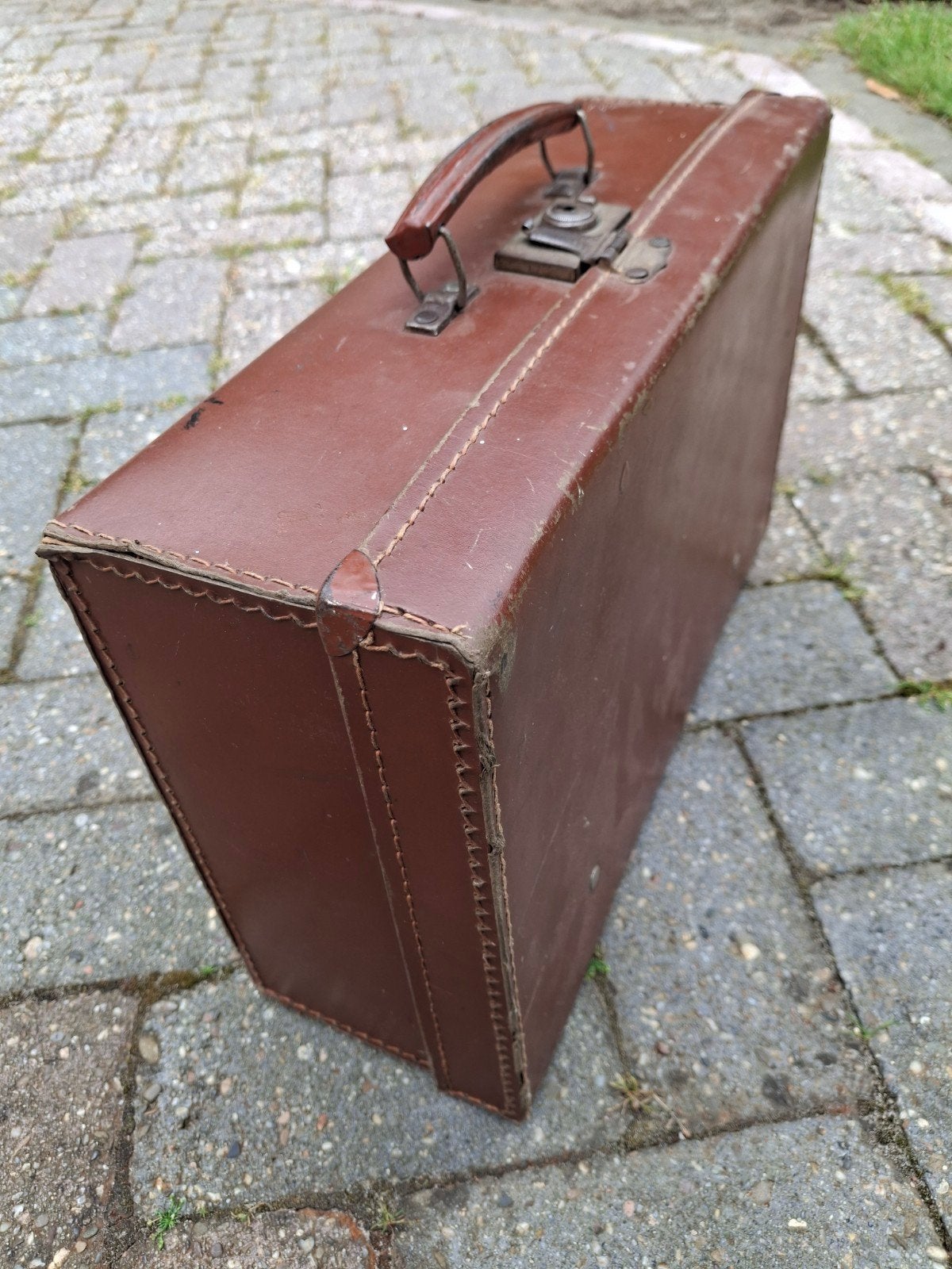 Vintage bruine koffertje  met sleutel - D, Antiek en Kunst, Curiosa en Brocante, Ophalen of Verzenden