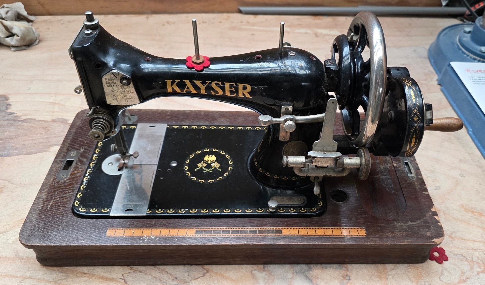Antieke Kayser Naaimachine met Houten Kap en Handleiding, Antiek en Kunst, Antiek | Naaimachines, Ophalen of Verzenden
