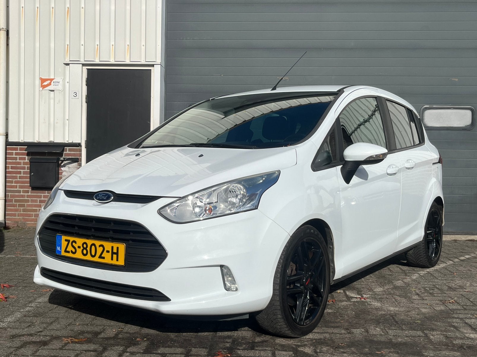 Ford B-Max 1.0 Ecoboost Apk 29-10-27, Airco, Voorwielaandrijving, 750 kg, 100 pk, Wit