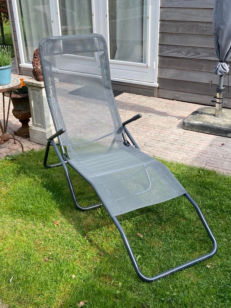 Ligstoel/zonneligbed, Tuin en Terras, Ligbedden, Ophalen, Zo goed als nieuw, Metaal, Verstelbaar