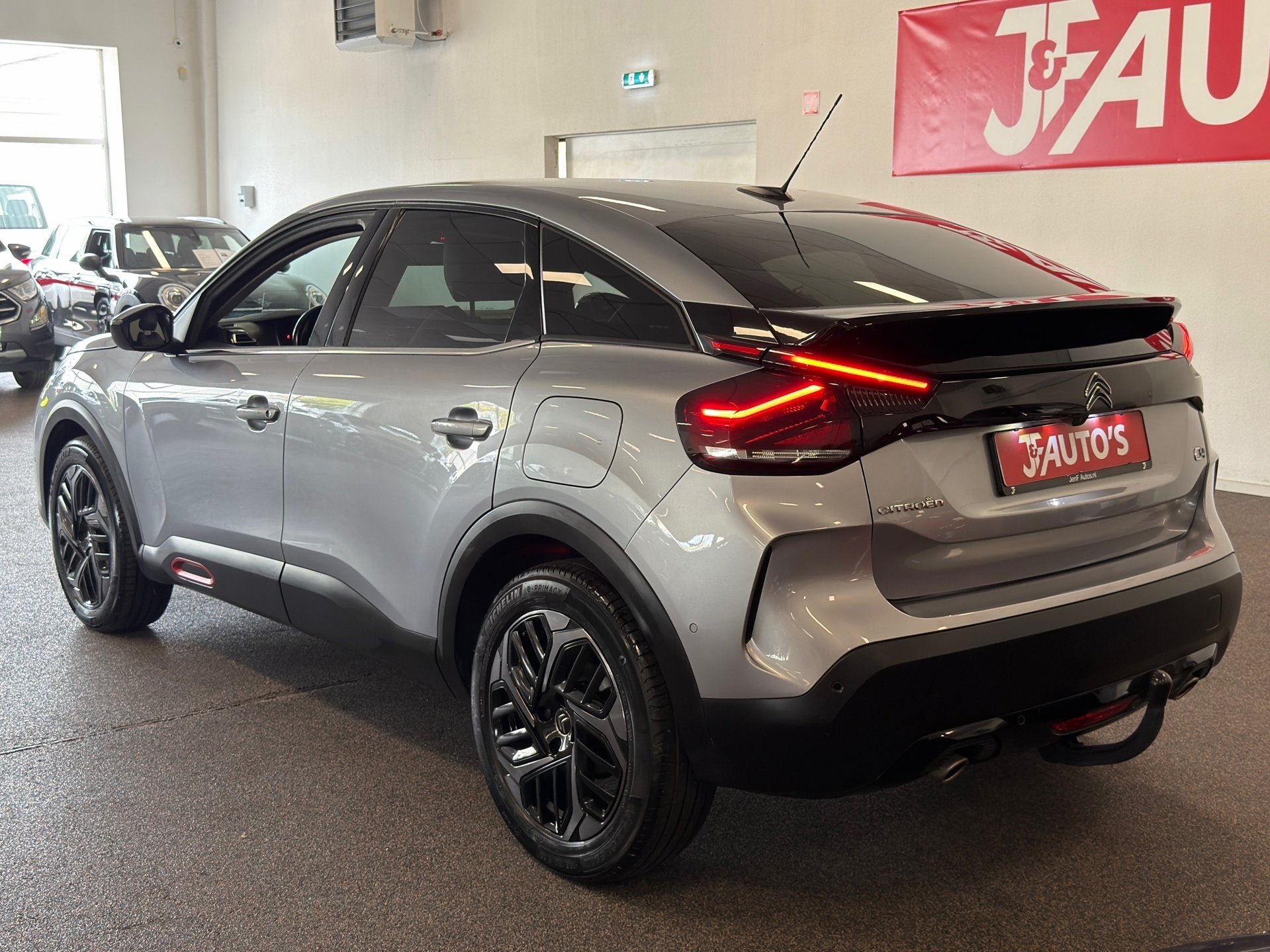 Citroen C4 1.2 PureTech Shine| NAVIGATIE|ECC AIRCO|CRUISE|EL, Gebruikt, 1199 cc, Met garantie (alle), 3 cilinders