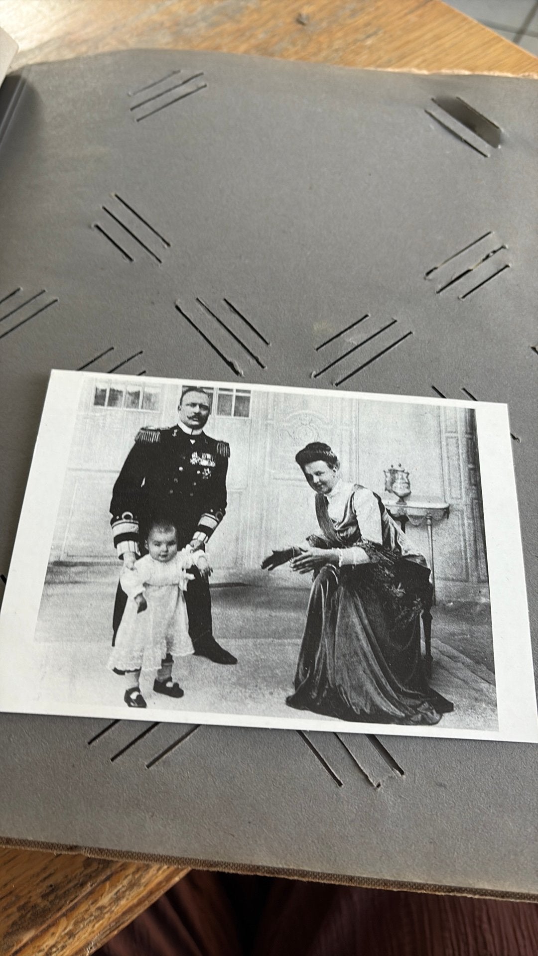 Foto kaart Wilhelmina hendrik militair uniform en juliana, Verzenden, Zo goed als nieuw