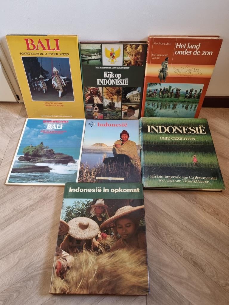 7 boeken over indonesie, Ophalen of Verzenden