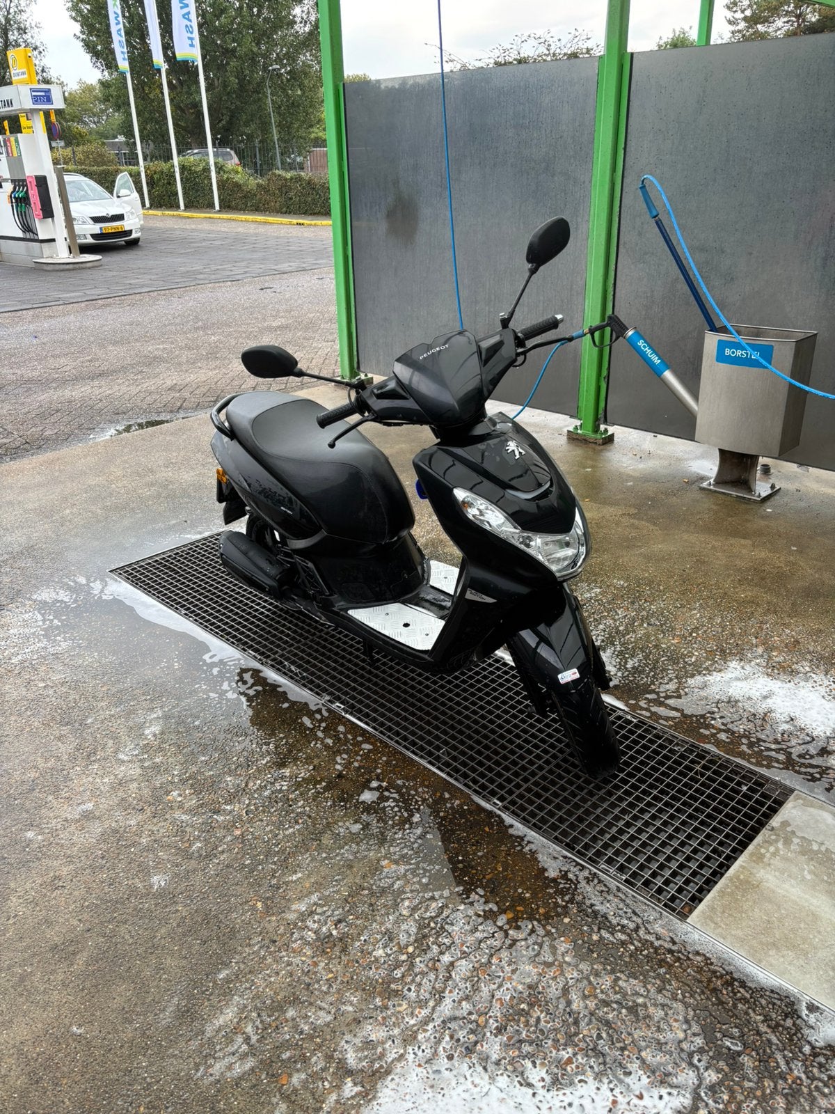 Peugeot kisbee, Fietsen en Brommers, Ophalen, Zo goed als nieuw, Benzine, Overige modellen