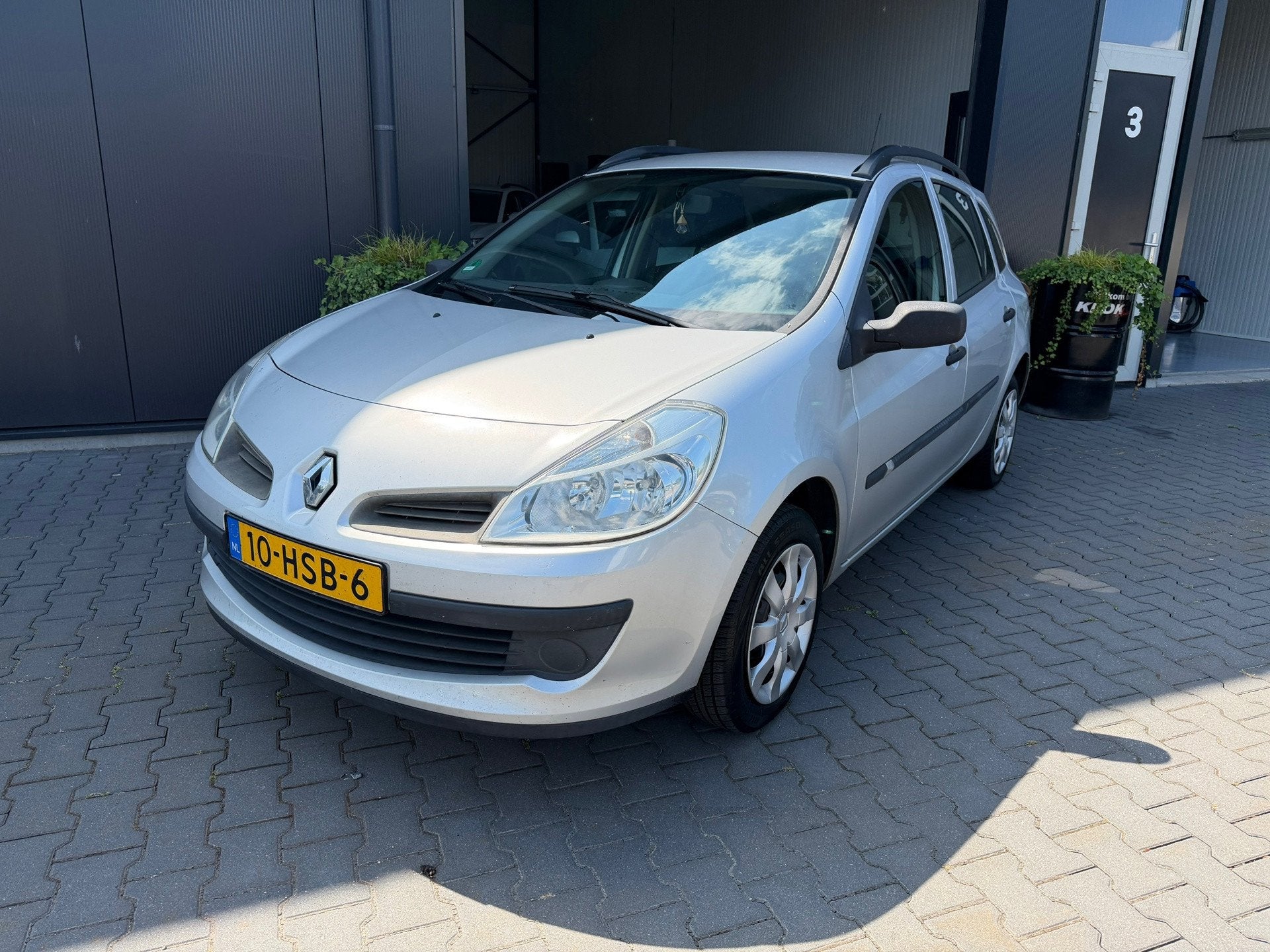 Renault Clio Estate 1.2-16V Expression, Voorwielaandrijving, Gebruikt, Zwart, 4 cilinders