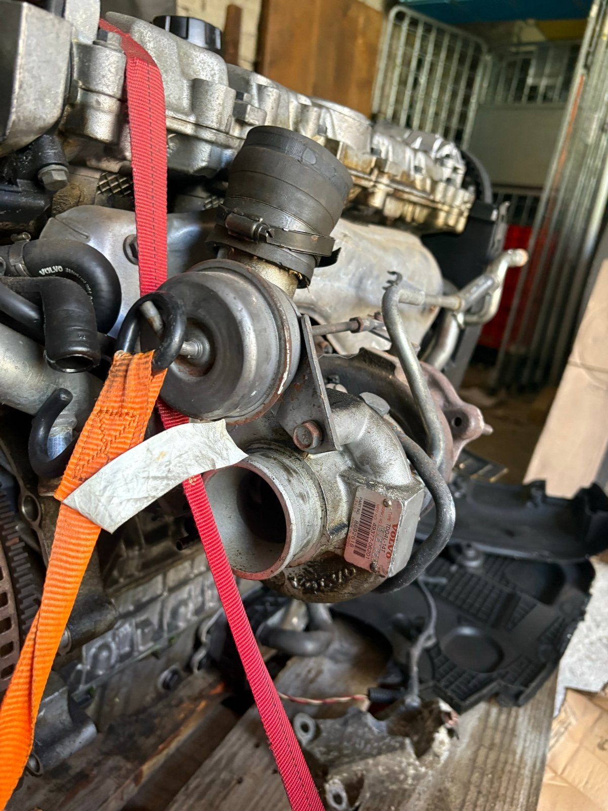 Volvo 2.5t motor B5254T2 incl diverse aanbouwdelen en turbo, Ophalen of Verzenden