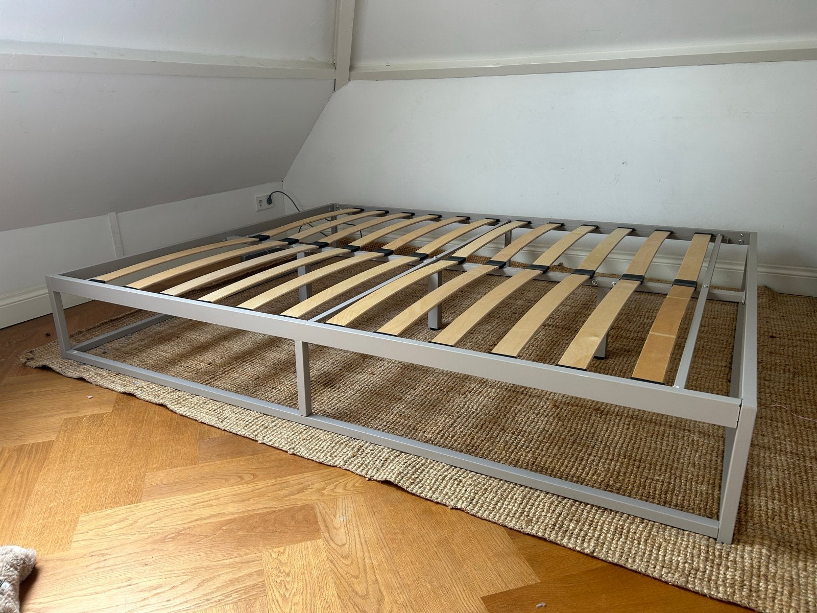 Bedframe Taupe 160x200 cm - Zo goed als nieuw, Ophalen, Overige kleuren, Tweepersoons, Zo goed als nieuw