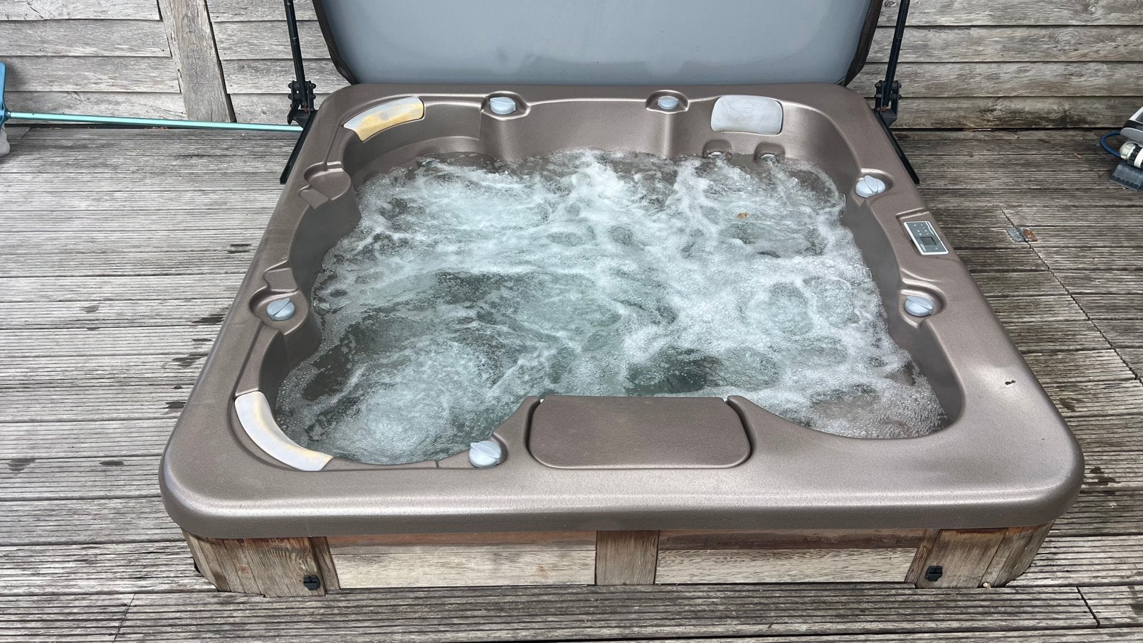 4SeasonsSpa Julia Jacuzzi, 5-pers., incl. cover & coverlift, Ophalen, Gebruikt, Afdekzeil, Vast