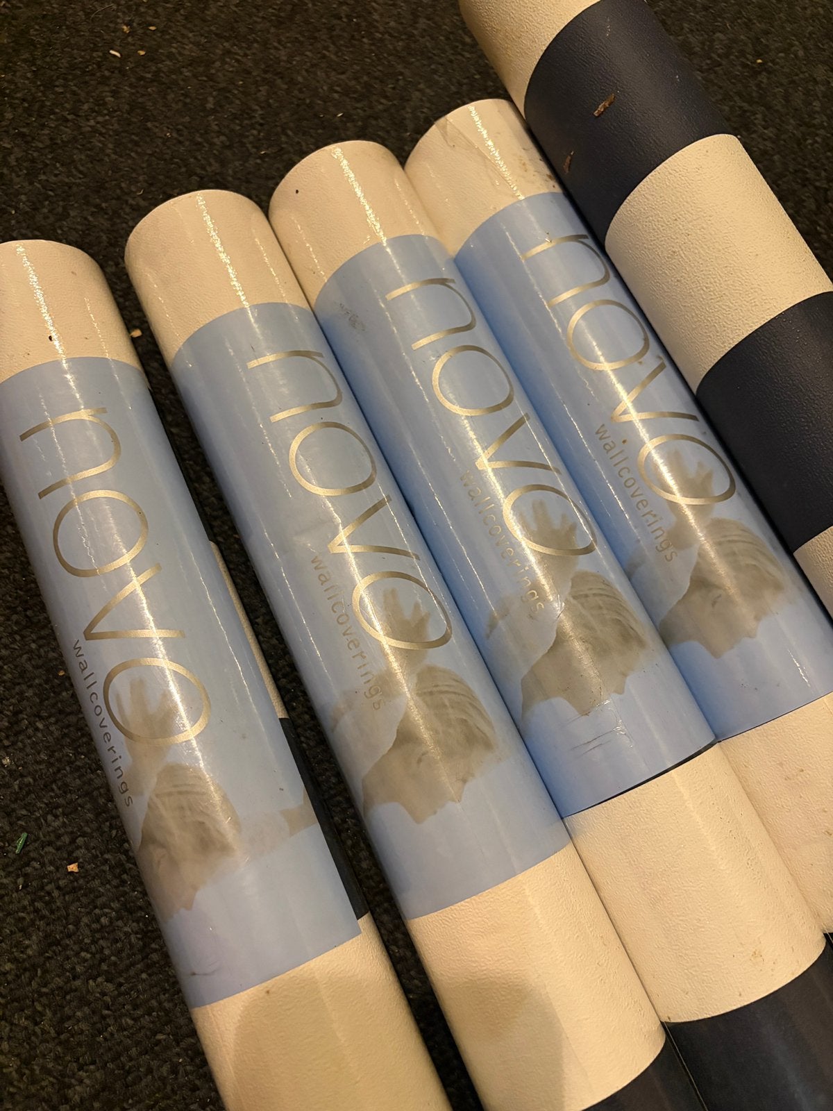 4x Behangrollen gestreept donkerblauw-wit, Huis en Inrichting, Stoffering | Behang, Ophalen, Wit