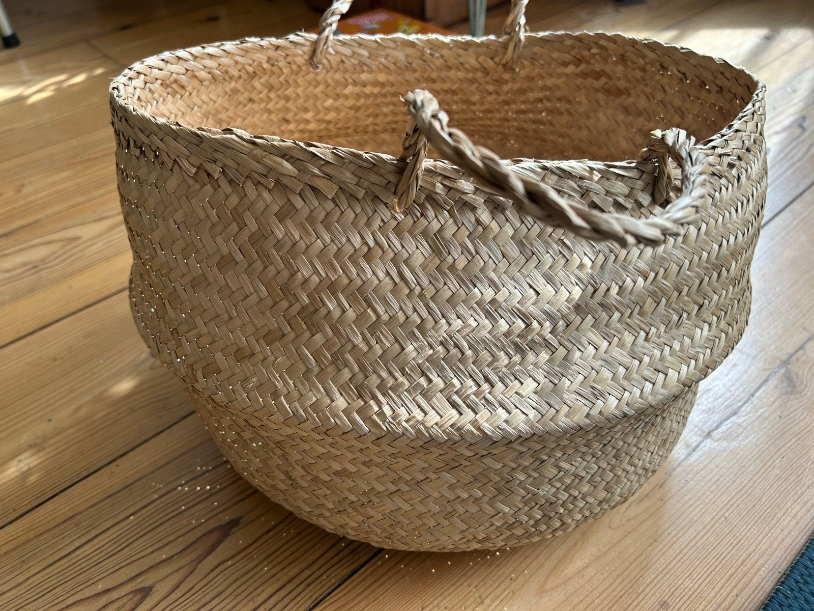 Gevlochten rieten mand tas met handvatten, Gebruikt, Gevlochten, Mand, Rond