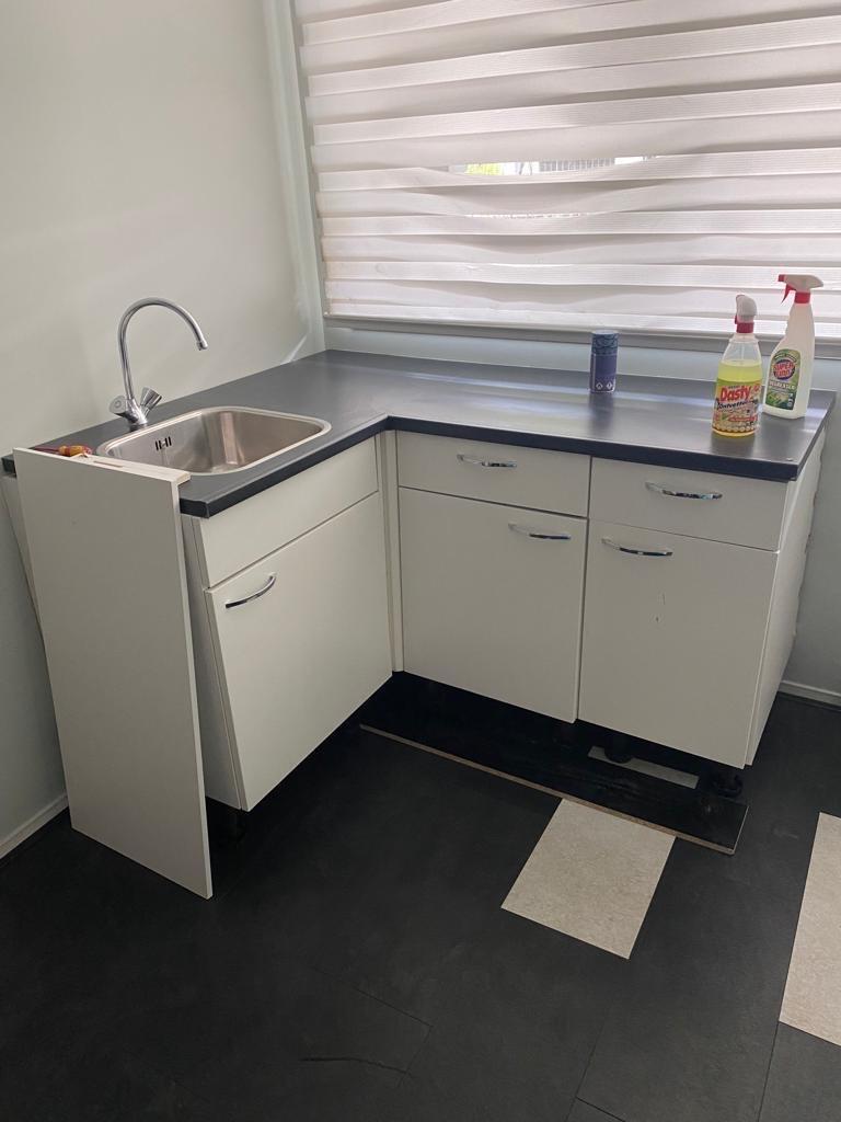 Compacte keuken met spoelbak en werkblad, Huis en Inrichting, Keuken | Keukenelementen, Ophalen, Gebruikt, Wit, 150 tot 200 cm
