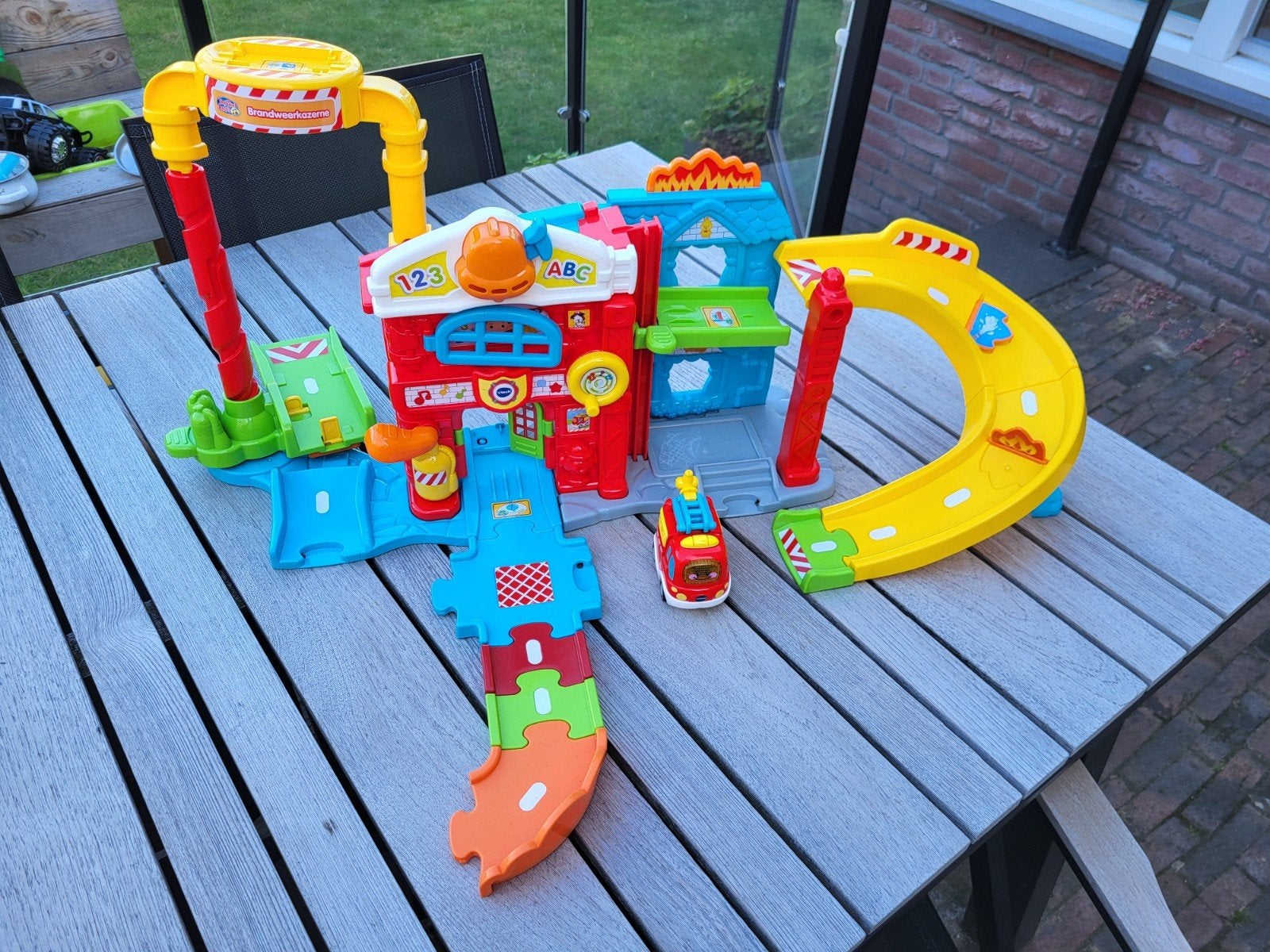 VTech Toet Toet Auto's Brandweerkazerne, Ophalen, Gebruikt, Jongen of Meisje