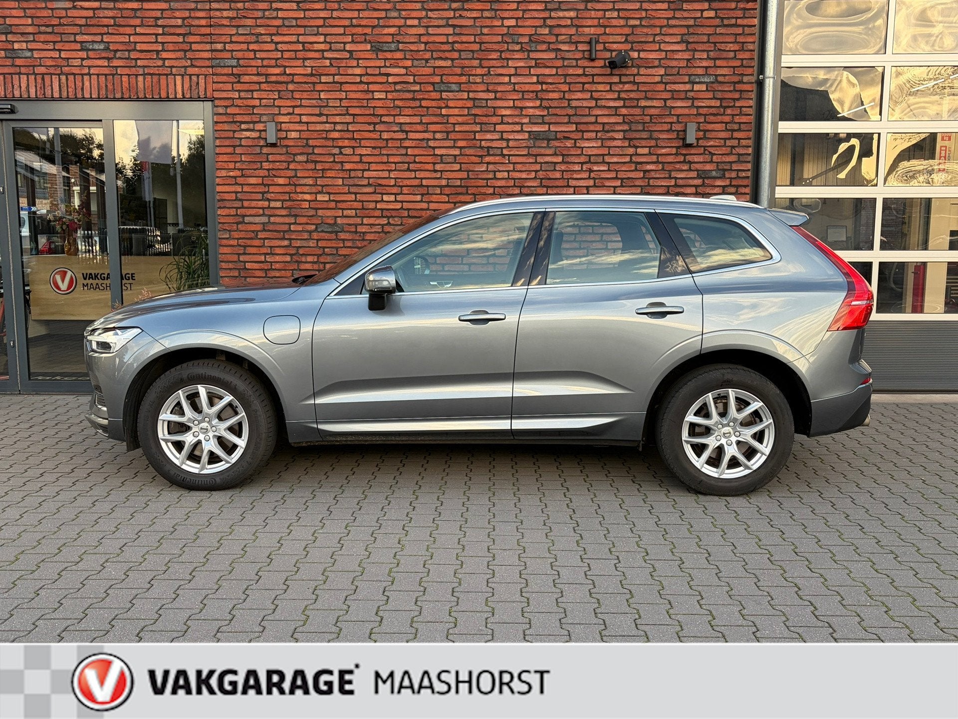 Volvo XC60 2.0 Recharge T8 AWD Business Pro AchteruitrijCam/, Auto's, Automaat, Gebruikt, Euro 6, 4 cilinders