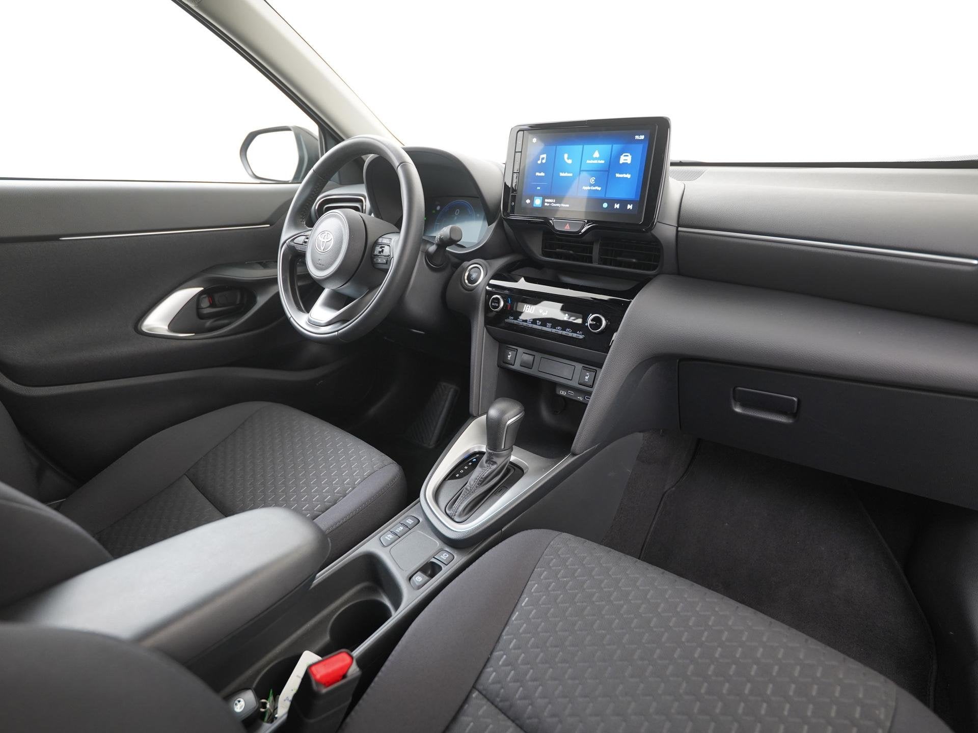 Toyota Yaris Cross 1.5 Hybrid 115 Business | Camera | Dodeho, Stof, Gebruikt, 116 pk, Zwart