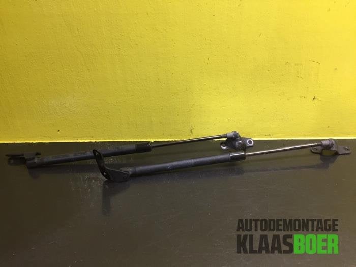 Set Gasdempers Achterklep van een BMW 1-Serie, Gebruikt, -, -, Ophalen of Verzenden