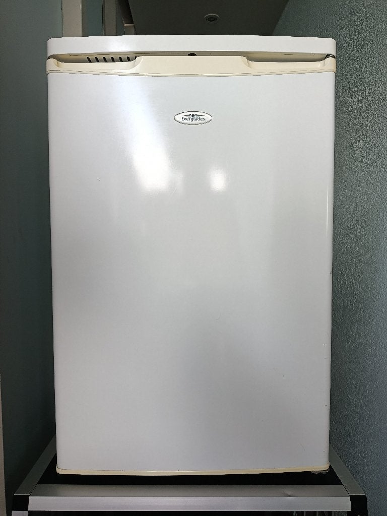 A+, Tafelmodel koelkast, Goedwerkend, Everglades., Witgoed en Apparatuur, Ophalen, Minder dan 85 cm, 100 tot 150 liter, Energieklasse A of zuiniger
