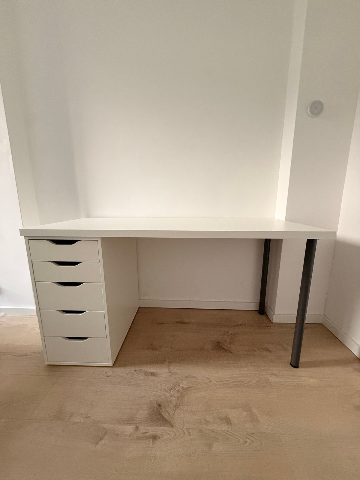 IKEA desk and chair (140x60x73 cm), Ophalen, Gebruikt, Met lades, Spaanplaat of MDF