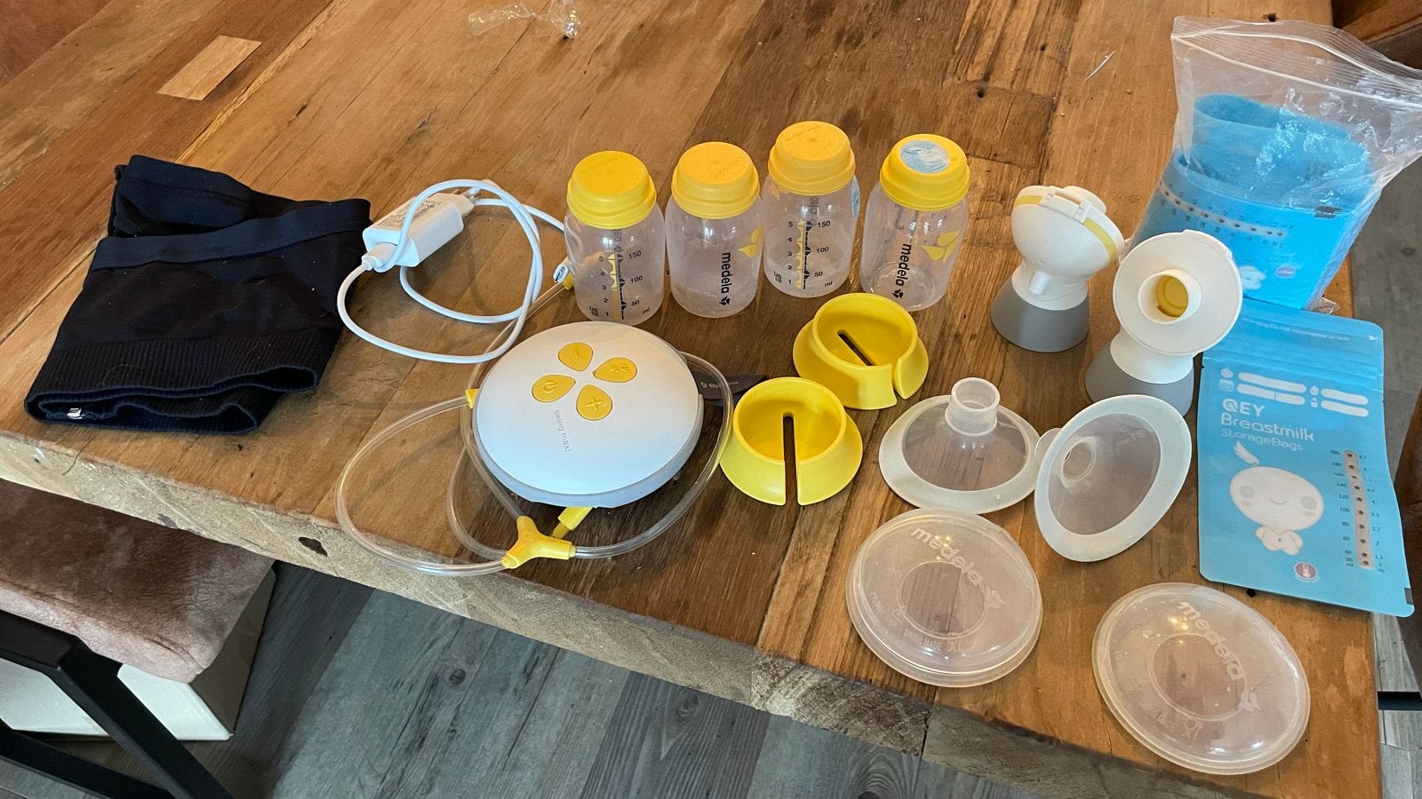 Medela Swing Maxi dubbele borstkolf + accessoires, Gebruikt, Medela, Borstkolf, Ophalen of Verzenden
