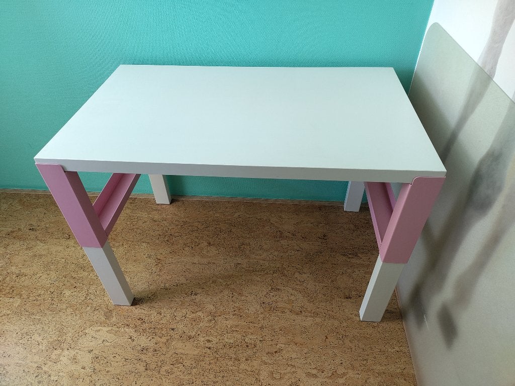 Bureau Pahl van IKEA ca 96cm bij 58 cm roze, Huis en Inrichting, Ophalen, 96 cm, Roze, Kinderbureau