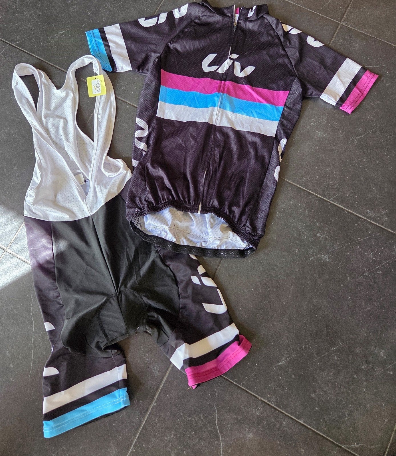 Dames Wielrenkleding set - Liv maat M, Ophalen of Verzenden, Nieuw, Kleding