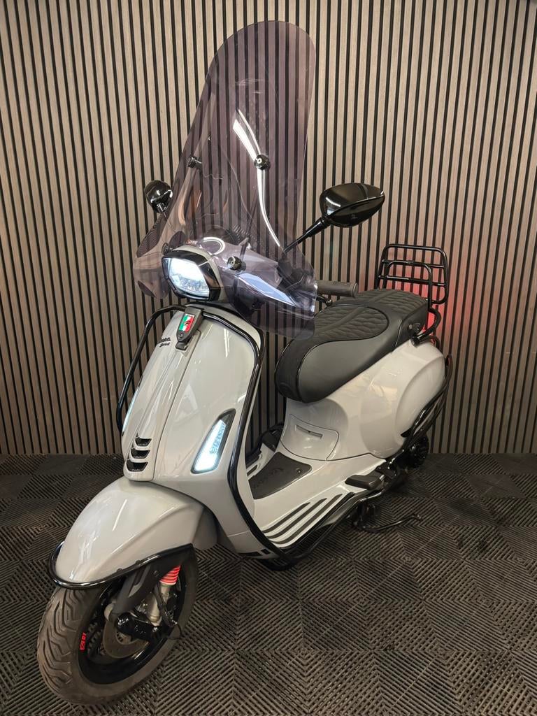 VESPA SPRINT 4T 3V BROM 2020 FULL OPTION NARDO GREY, Maximaal 45 km/u, Vespa S, Ophalen of Verzenden, Zo goed als nieuw