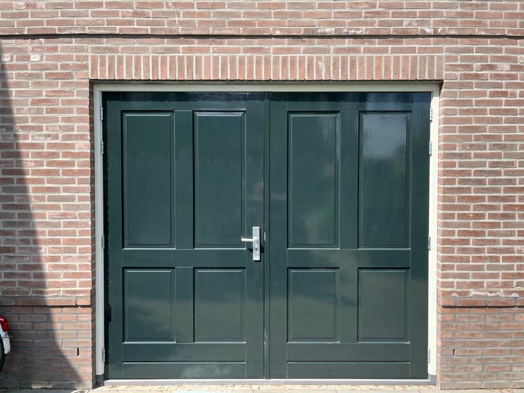 Dubbele houten garagedeuren, Ophalen, 120 cm of meer, Garagedeur, Zo goed als nieuw