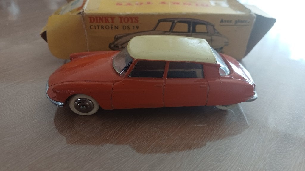 dinky toys citroen DS19 met box, no.24C, Antiek en Kunst, Antiek | Speelgoed, Ophalen of Verzenden