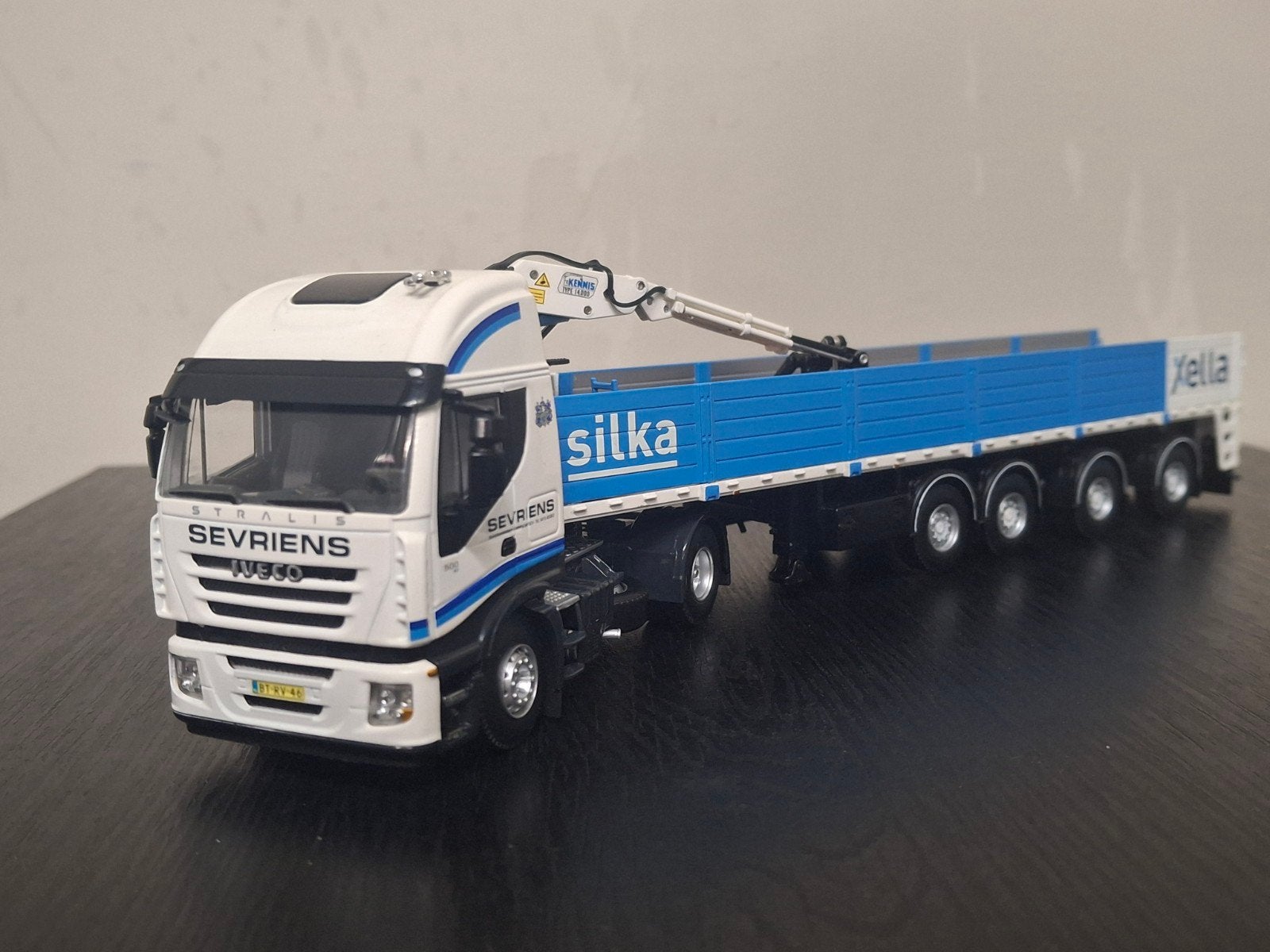 Wsi Iveco Stralis Sevriens (Silka) NIEUWSTAAT, Ophalen of Verzenden, Zo goed als nieuw, Bus of Vrachtwagen, Wsi