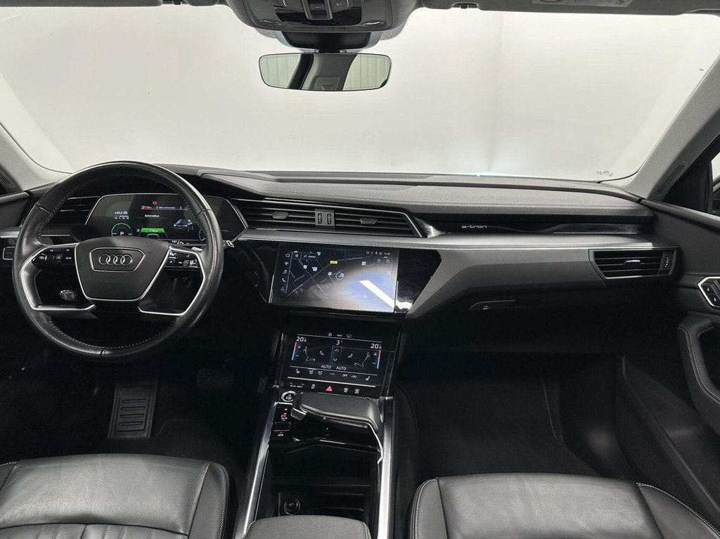 Audi e-tron 55 quattro Business edition Plus 95 kWh LEER PAN, Auto's, Audi, Automaat, 131 €/maand, Zwart, 95 kWh