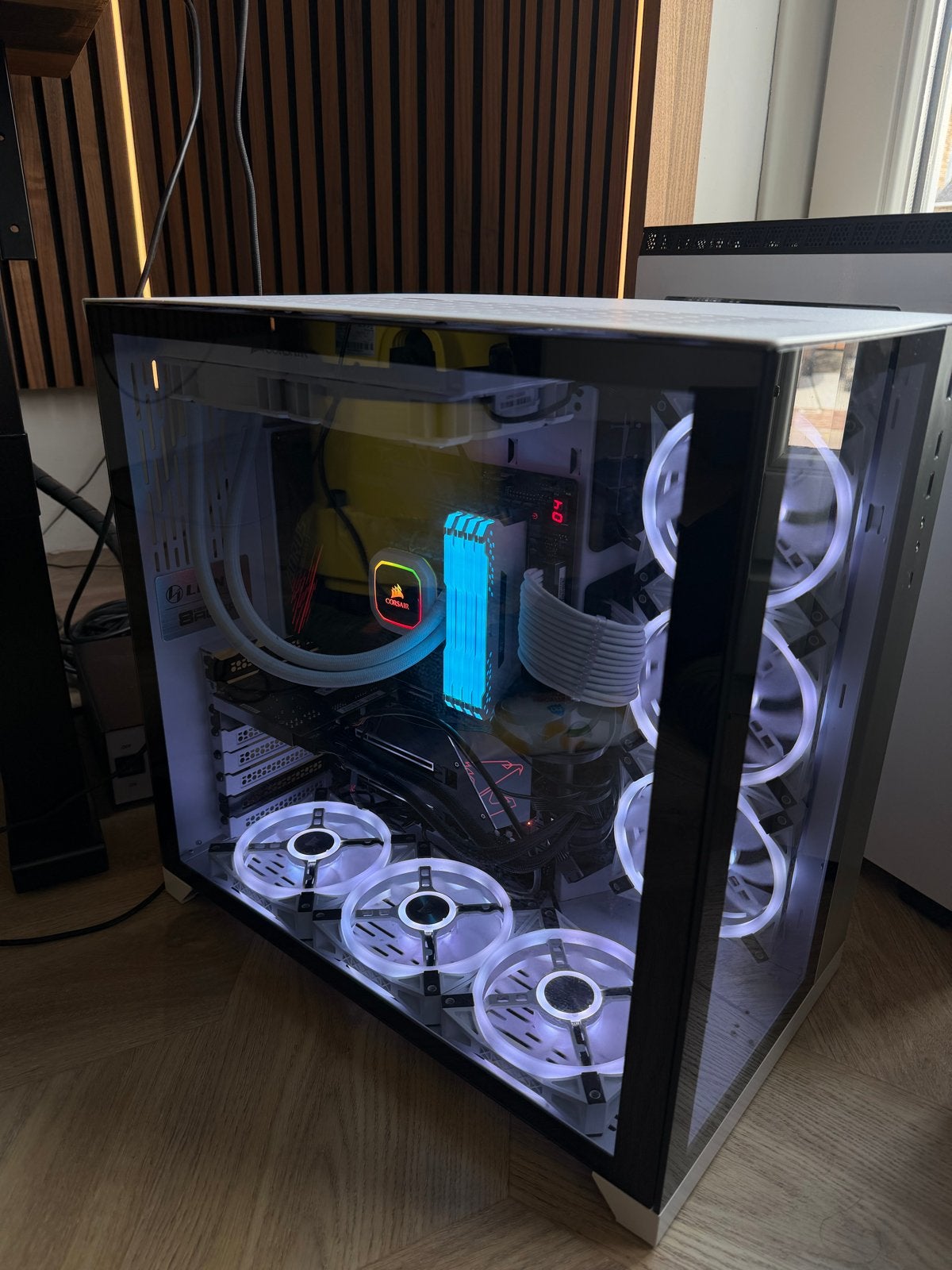 Intel i9 Custom PC - 64GB Ram - 3TB NME SSD- Lian Li Pc Case, Computers en Software, Computerbehuizingen, Ophalen, Gebruikt