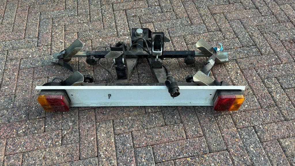 Trekhaak fietsendrager met verlichting - Max 50kg, Auto diversen, Fietsendragers, Ophalen of Verzenden, 2 fietsen, Gebruikt, Trekhaakdrager