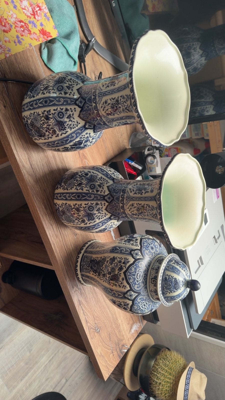 Set van 3 Delfs blauw vazen - Boch Royal Sphinx, Antiek en Kunst, Antiek | Vazen, Ophalen of Verzenden