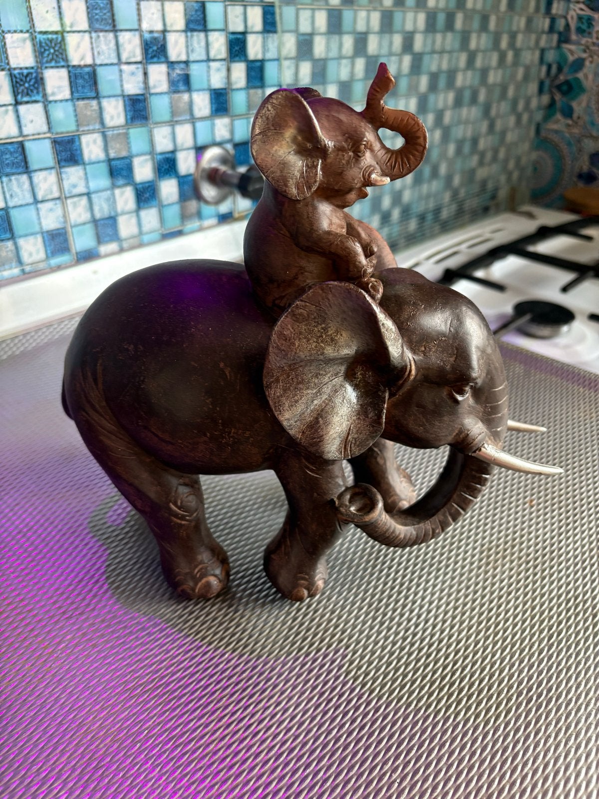 Decoratieve olifant met baby olifant - Ophalen, Huis en Inrichting, Ophalen, Gebruikt, Overige materialen, Overige stijlen