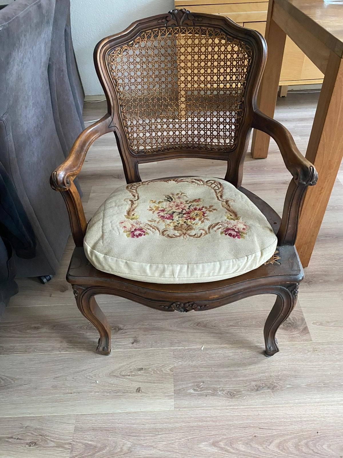 Houten fauteuil Lodewijk XV stijl (rococo), Ophalen
