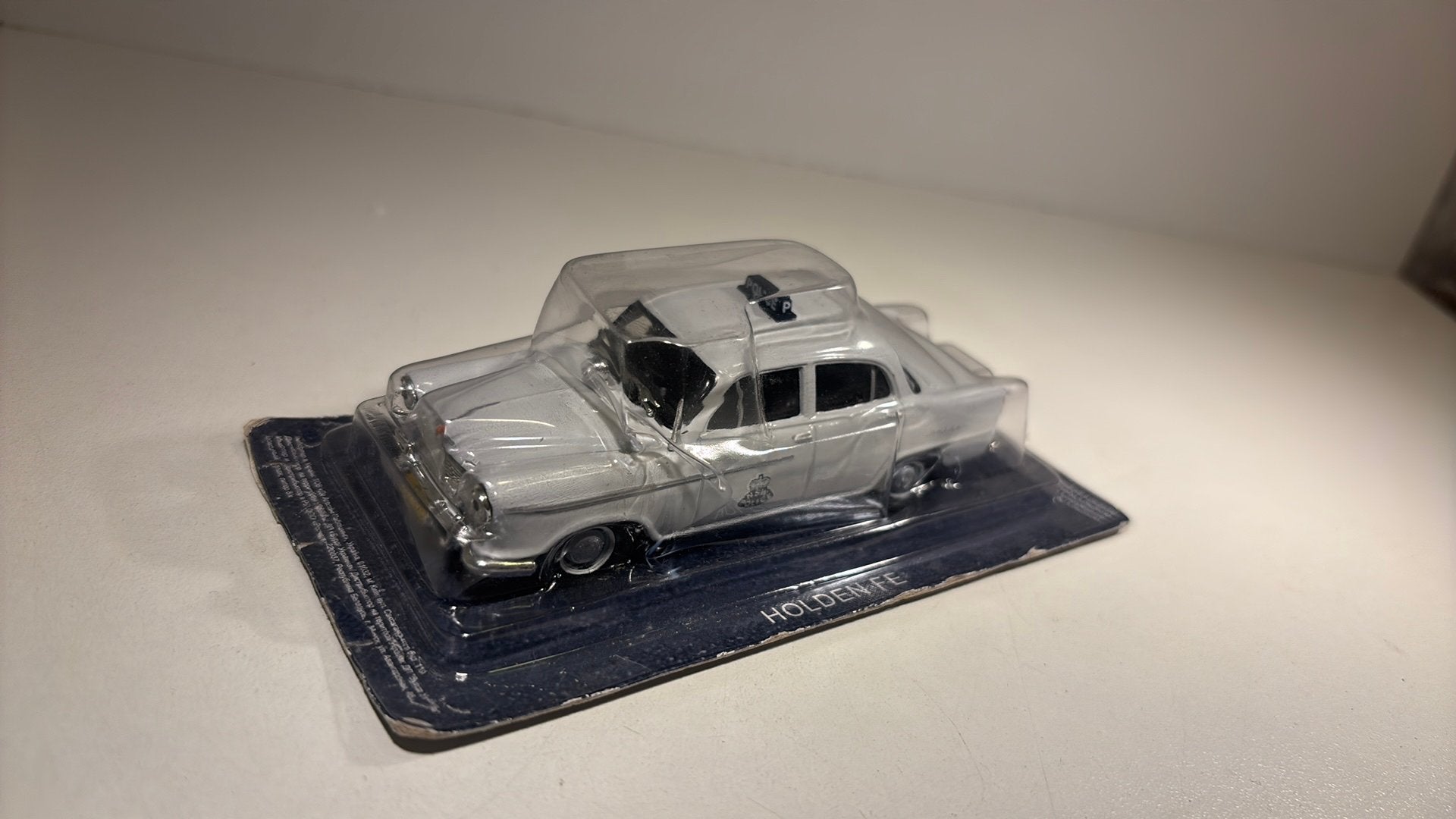 Holden fe police die cast 1.43