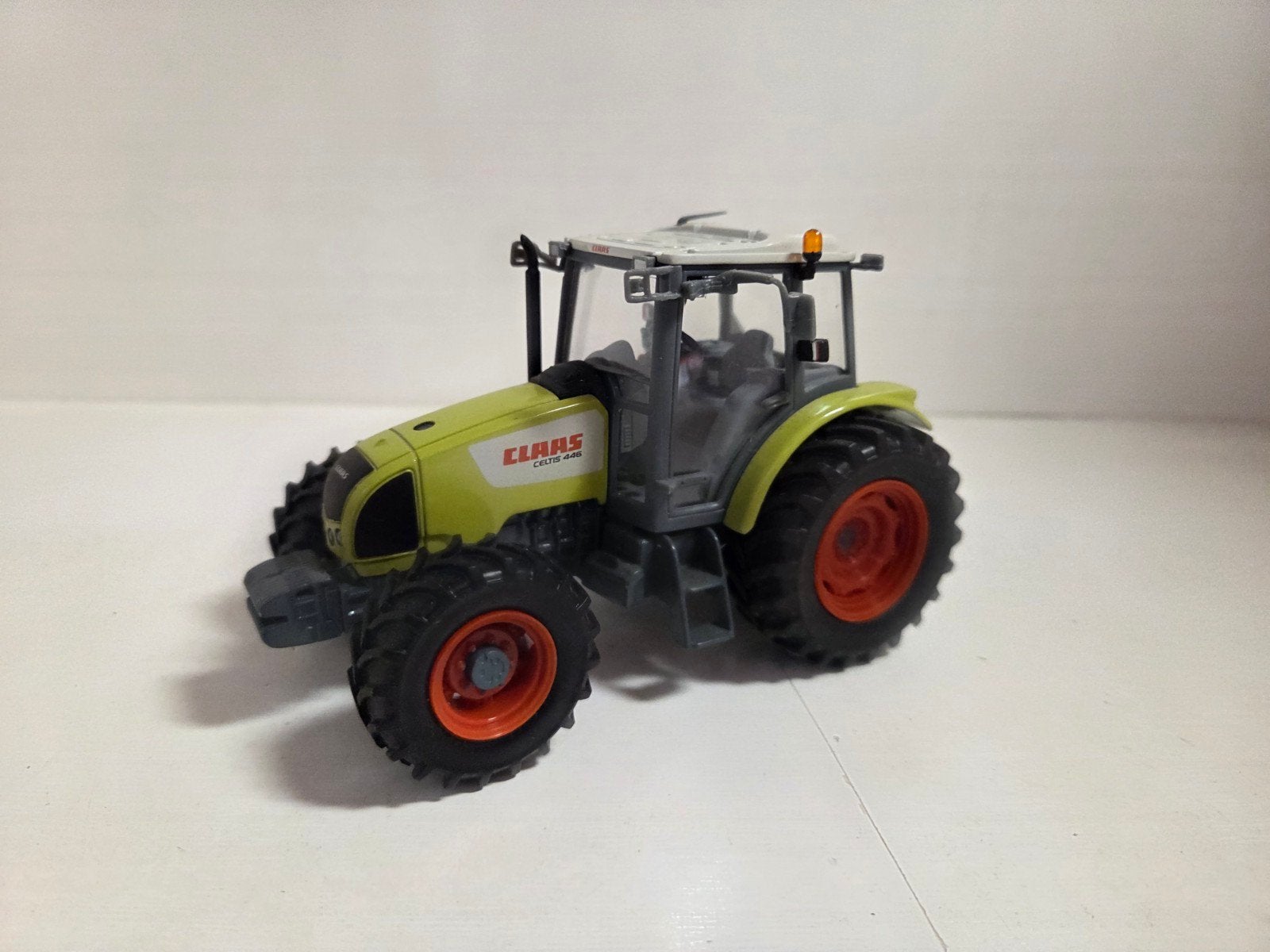 Universal Hobbies Claas Celtis 446, ., Tractor of Landbouw, Ophalen of Verzenden, Zo goed als nieuw