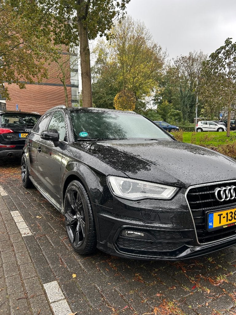 Audi A3 1.4 Tfsi 110KW SB S-tronic 2014 Zwart, Auto's, Audi, Zwart, 4 cilinders, 1210 kg, Leder en Stof