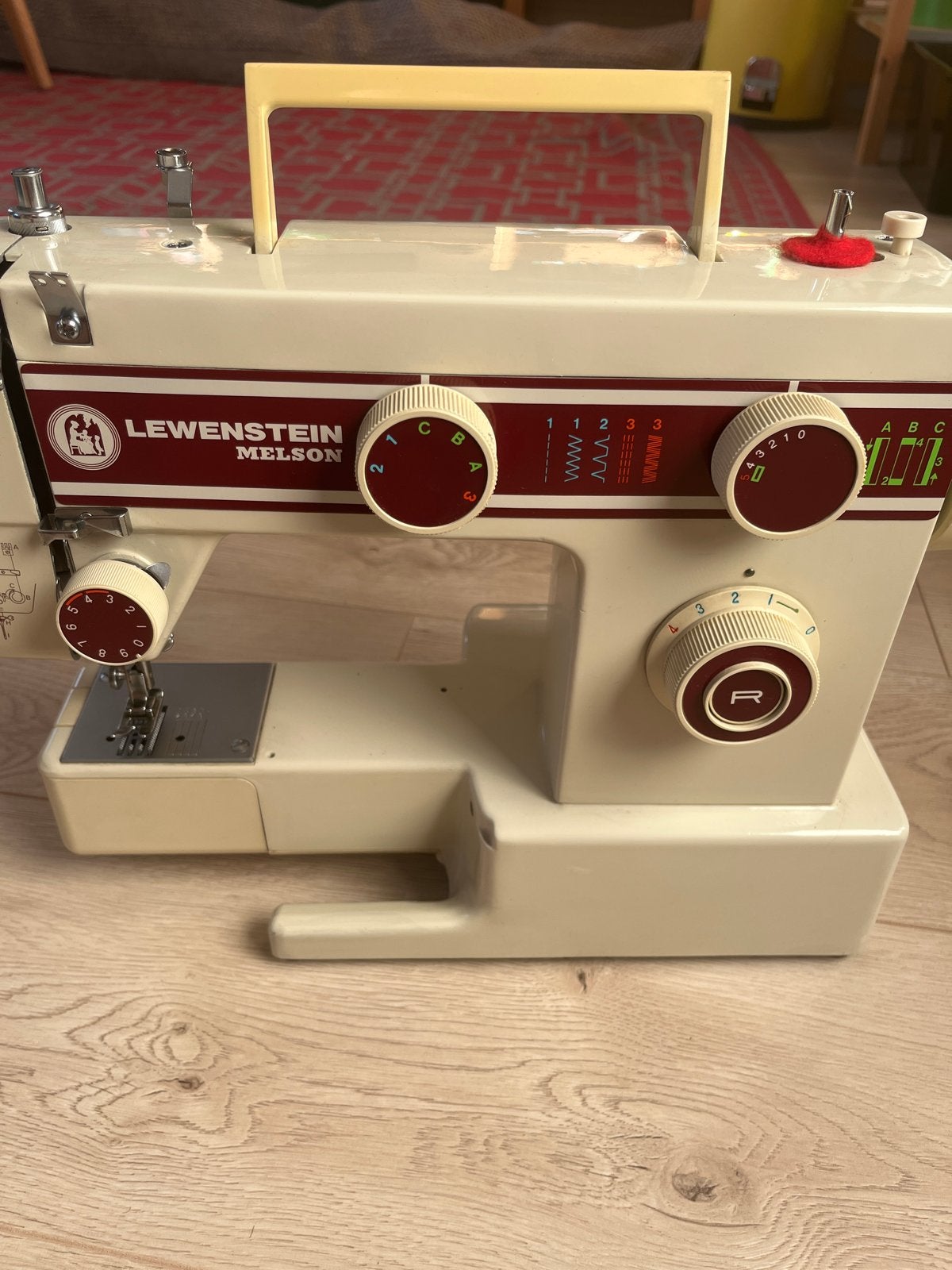 Lewenstein Melson Naaimachine Model 6911 met Accessoires, Ophalen of Verzenden, Gebruikt, Naaimachine, Lewenstein