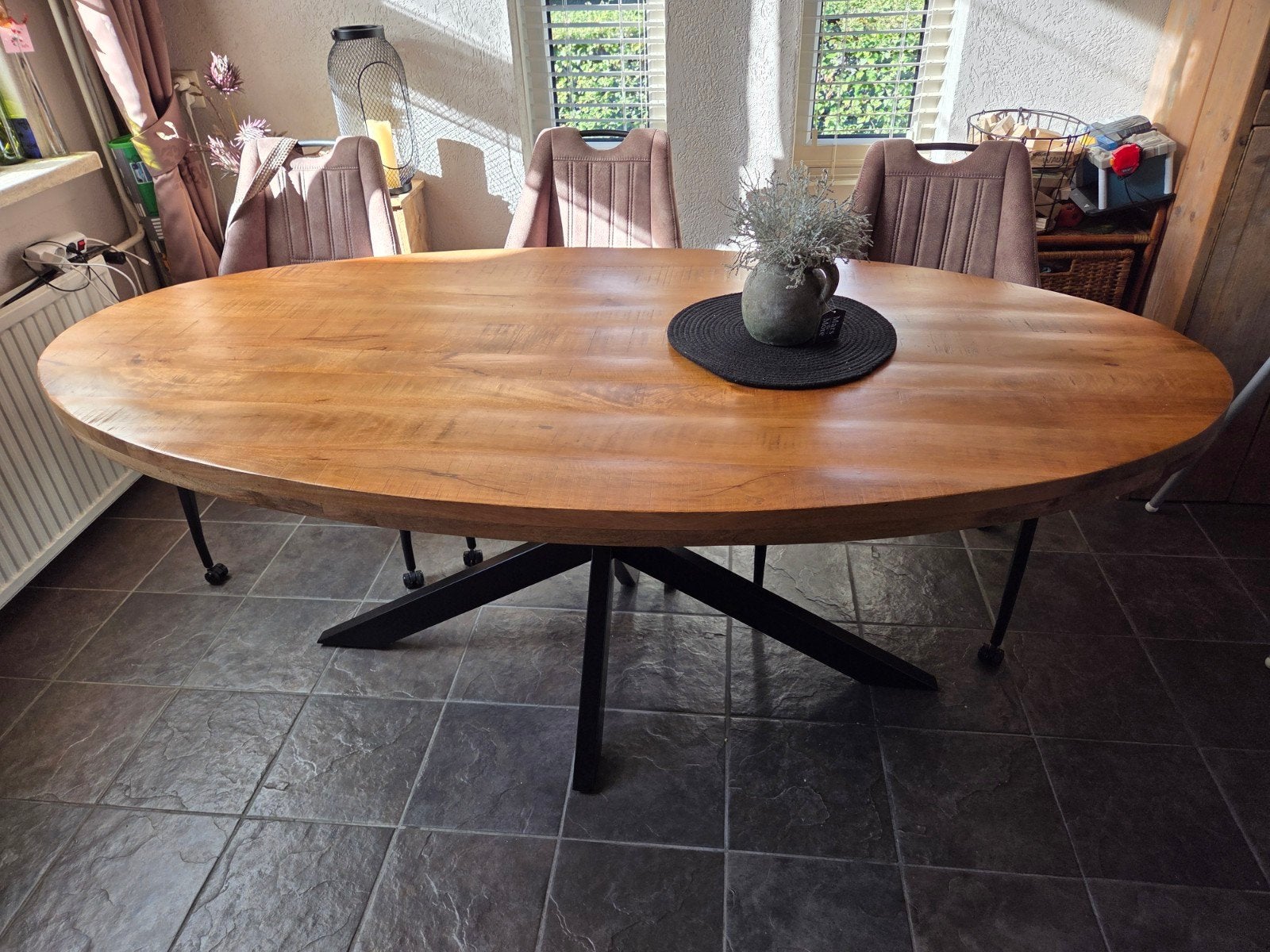Ovale eettafel mangohout met spinpoot 200cm, 50 tot 100 cm, Zo goed als nieuw, 150 tot 200 cm, Vier personen