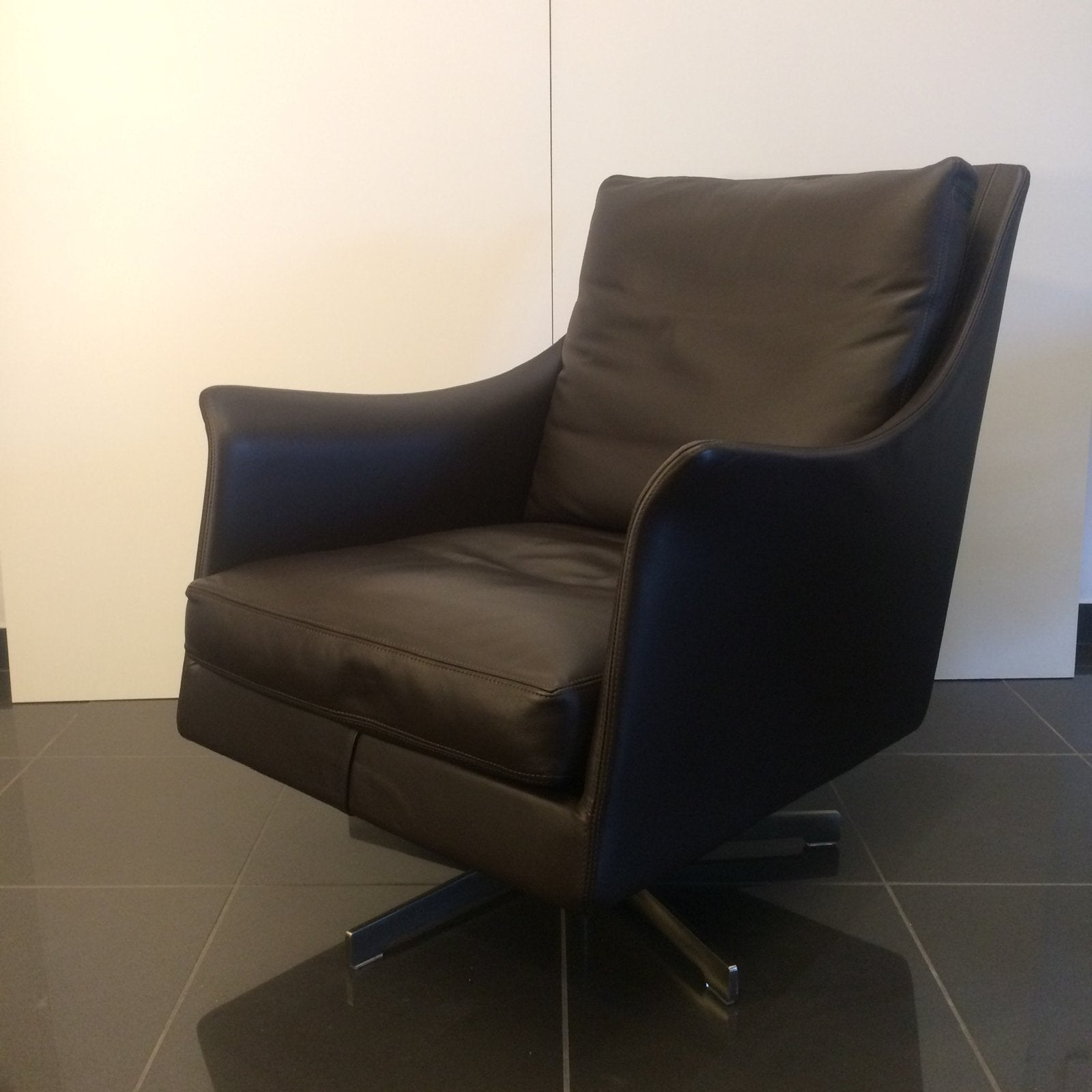 Flexform Boss fauteuil nieuw in leder, Huis en Inrichting, Ophalen, Zo goed als nieuw, 75 tot 100 cm, 50 tot 75 cm