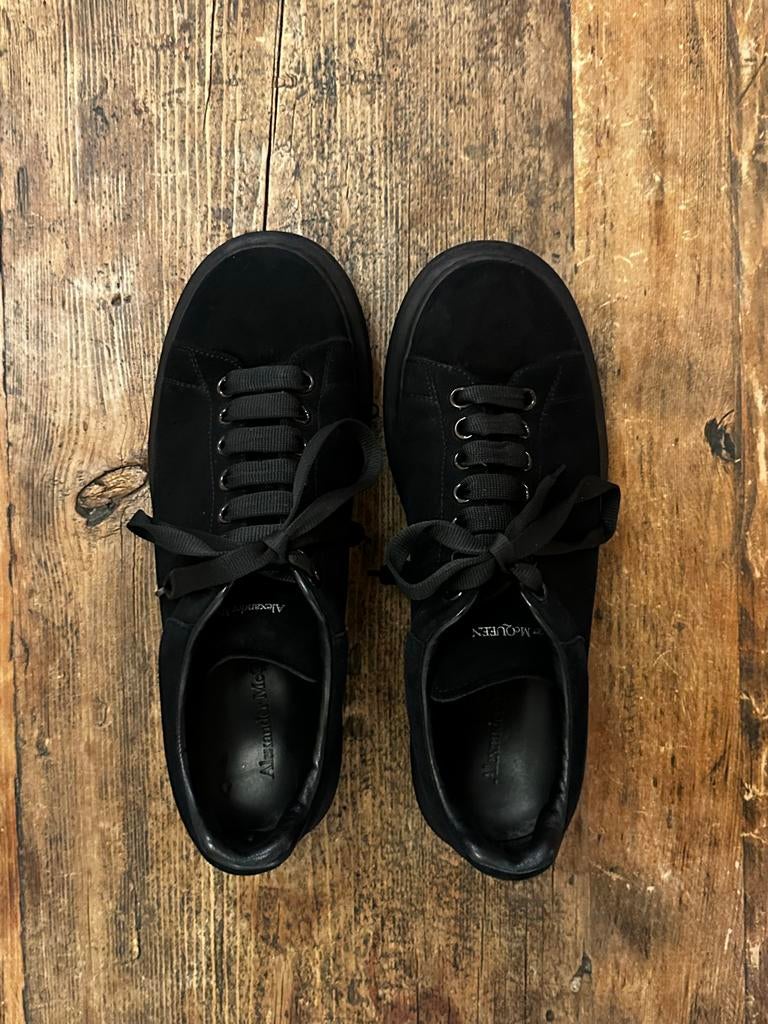 Alexander McQueen sneakers - Zwart suede, Kleding | Heren, Schoenen, Ophalen, Zwart, Sneakers of Gympen