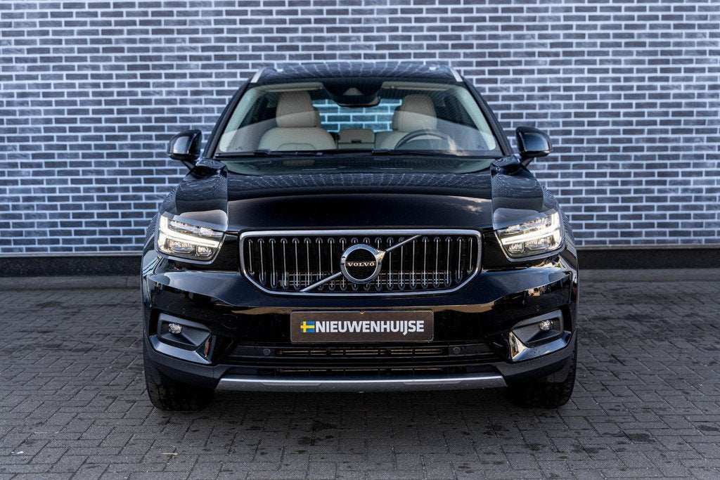 Volvo XC40 T5 Recharge R-Design | Navigatie | Stoel-/Stuurve, Auto's, Volvo, 12 maanden, Euro 6, Zwart, Hybride Elektrisch/Benzine