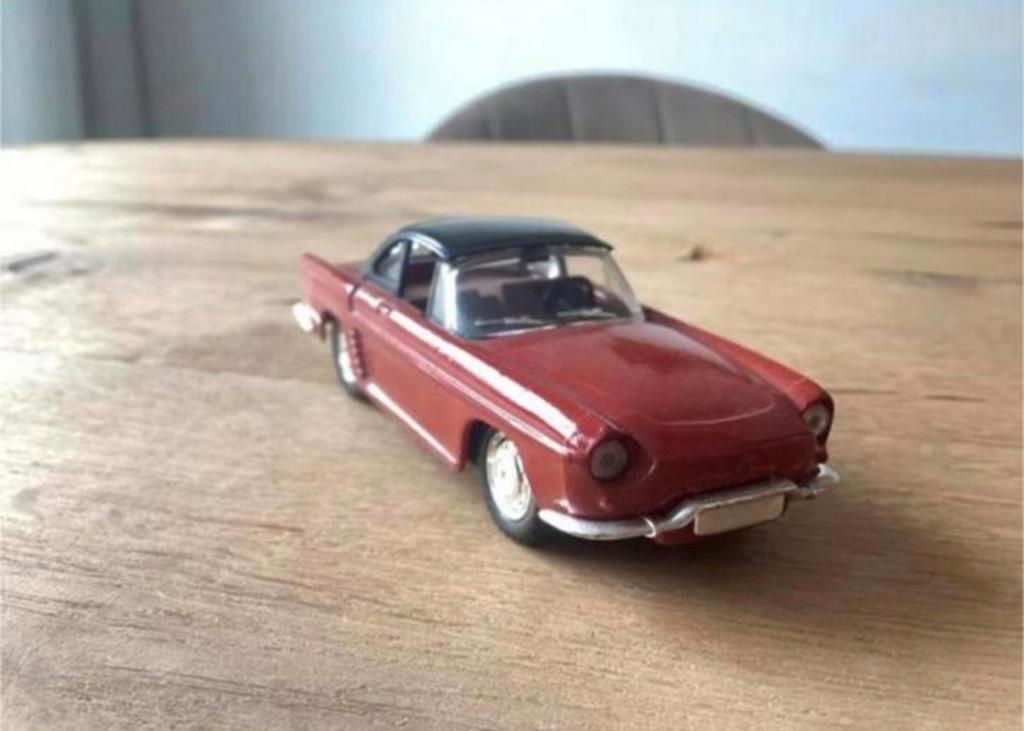 Verem Renault Floride 1:43 Made in France, Ophalen of Verzenden, Zo goed als nieuw, Auto, Overige merken