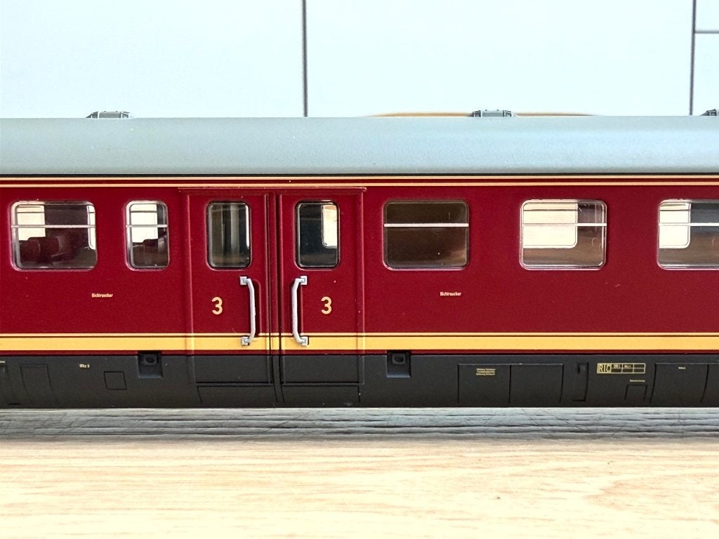 Foto 11 van DB dieseltreinstel VT12.5 - Music Edition (Roco 63136)