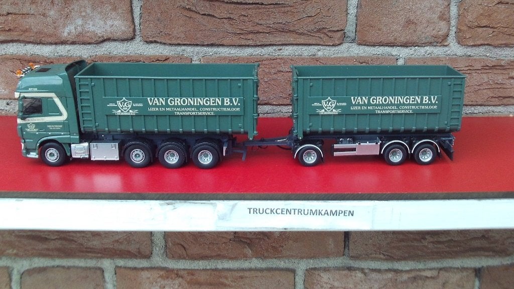 Tekno  Daf  XF  8 x 4  van  van  Groningen.