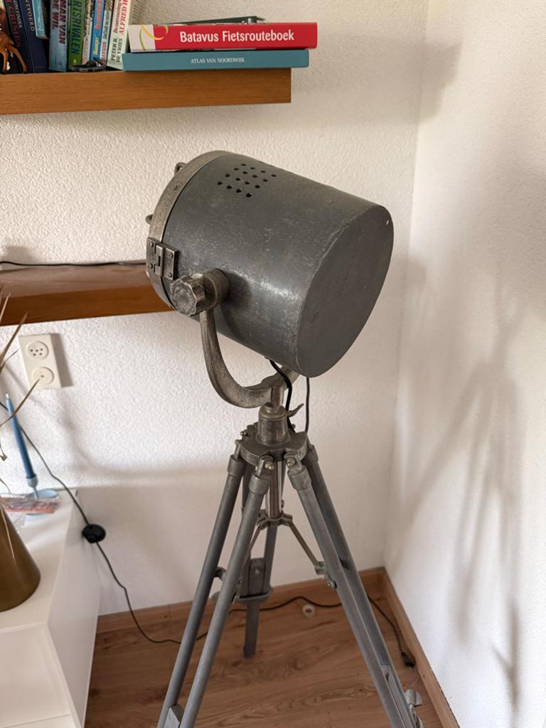 Vintage Industriële Spotlamp op Statief - Stoer Design, Antiek en Kunst, Antiek | Lampen, Ophalen