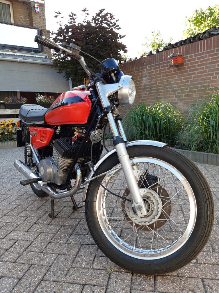 Benelli 250-2C, Motoren, 250 cc, 2 cilinders, Motorrijbewijs A, Gebruikt